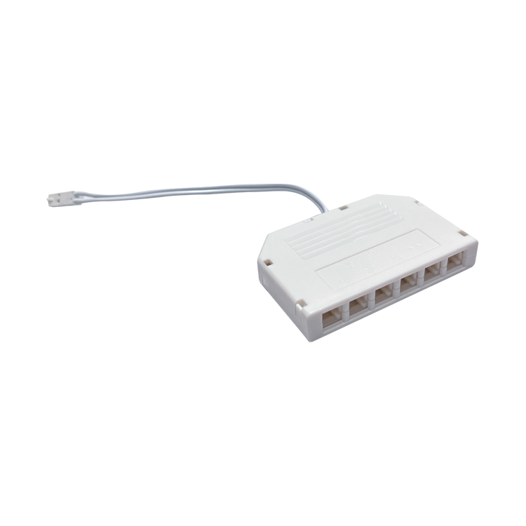ADAPTADOR MULTICONTACTO 6 SALIDAS P/LUZ LED MOD. LJLED6